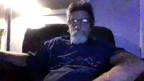 Snapshot of runningaround60 chatting on May 2026 02:19:02 AM runningaround60 online show from May 2026 02:19:02 AM