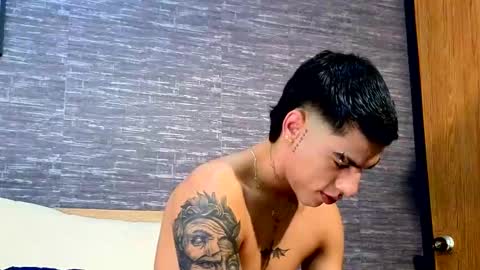  R U S S E L L  online show from February 2025 02:40:01 AM