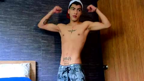  R U S S E L L  online show from February 2025 08:41:01 PM