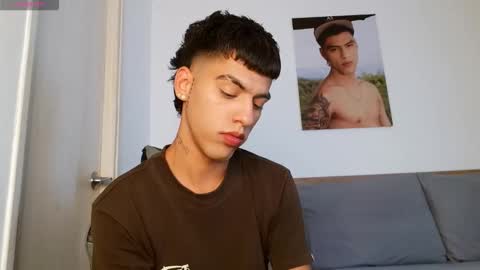 Snapshot of russell_adams_ chatting on March 2026 02:28:02 AM R U S S E L L online show from March 2026 02:28:02 AM