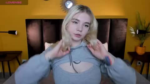 ruthbryant online show from November 2025 12:43:02 AM