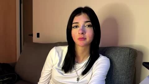 Jess online show from March 2026 05:18:01 AM