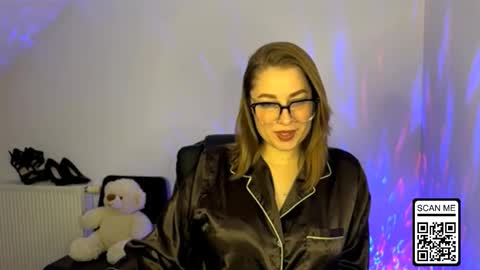 Snapshot of ruthless_111 chatting on December 2025 08:25:01 PM Nika online show from December 2025 08:25:01 PM