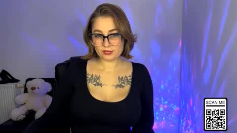Snapshot of ruthless_111 chatting on December 2025 07:54:01 PM Nika online show from December 2025 07:54:01 PM