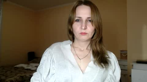 Snapshot of ruthpark chatting on November 2025 06:03:02 PM Ruth online show from November 2025 06:03:02 PM