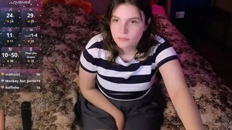 Ruyjin online show from December 2024 07:29:01 PM