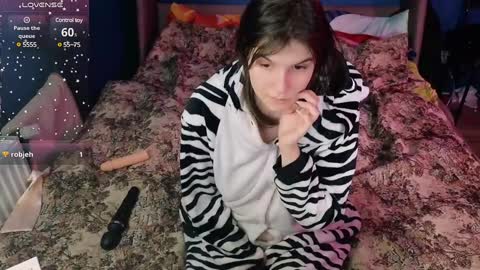 Ruyjin online show from December 2024 04:02:02 PM