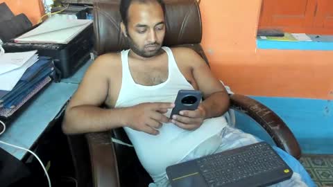 Snapshot of rwb17 chatting on April 2026 01:01:01 PM rwb17 online show from April 2026 01:01:01 PM