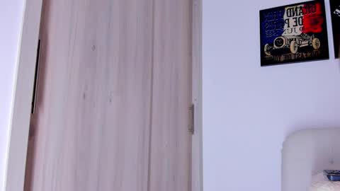 Ryan  online show from December 2025 05:03:01 AM