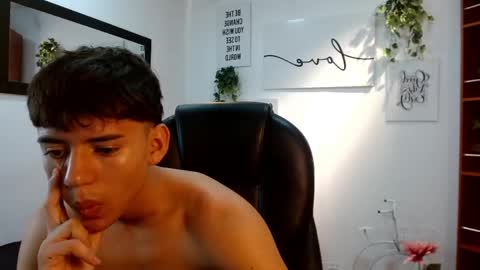 Snapshot of ryan_grayx chatting on May 2026 01:52:01 PM RYAN online show from May 2026 01:52:01 PM