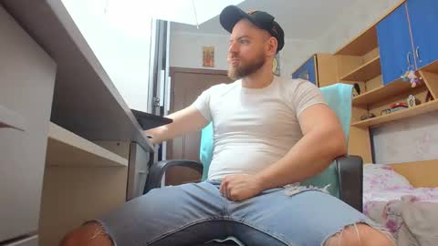 Snapshot of ryanstone_ chatting on February 2026 05:35:01 AM Ryanstone online show from February 2026 05:35:01 AM