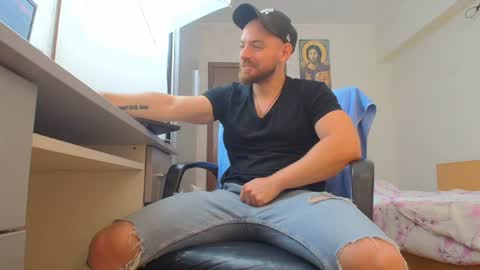 Snapshot of ryanstone_ chatting on July 2026 08:01:02 AM Ryanstone online show from July 2026 08:01:02 AM