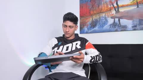 ryanwhite3 online show from November 2025 07:29:01 PM