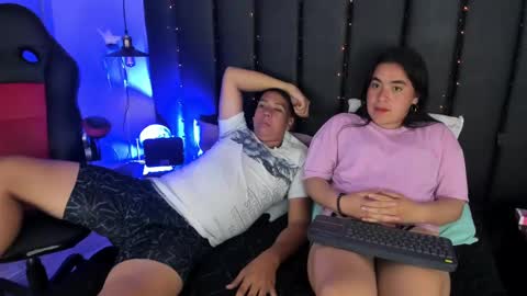 Snapshot of ryder_n_violet chatting on January 2025 11:51:01 PM Ryder and Violet online show from January 2025 11:51:01 PM