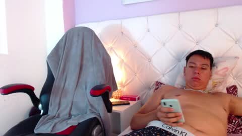 Snapshot of ryder_n_violet chatting on January 2025 02:38:02 AM Ryder and Violet online show from January 2025 02:38:02 AM