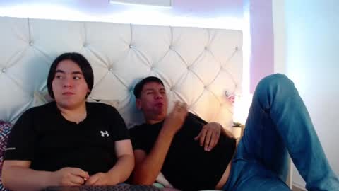 Snapshot of ryder_n_violet chatting on January 2025 05:41:02 AM Ryder and Violet online show from January 2025 05:41:02 AM