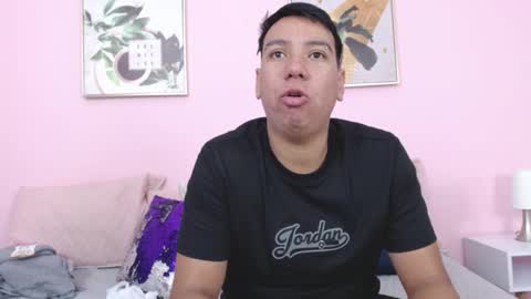 Snapshot of ryder_n_violet chatting on February 2025 02:06:01 AM Ryder and Violet online show from February 2025 02:06:01 AM