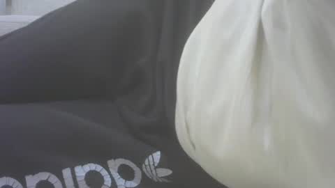 Snapshot of s201174370 chatting on February 2025 11:56:01 AM Cloney online show from February 2025 11:56:01 AM