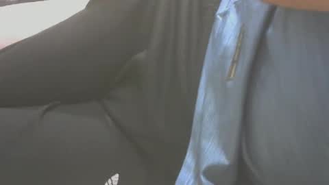 Snapshot of s201174370 chatting on October 2025 07:25:01 PM Cloney online show from October 2025 07:25:01 PM