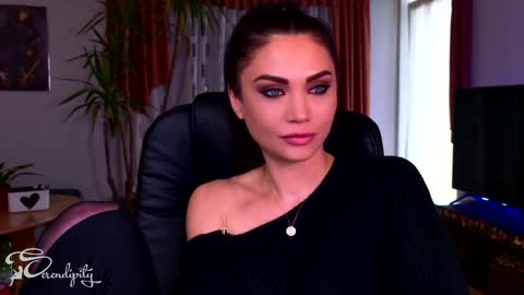 Y      online show from December 2024 09:40:02 AM