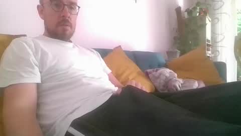 s_i_q online show from September 2025 08:49:02 AM