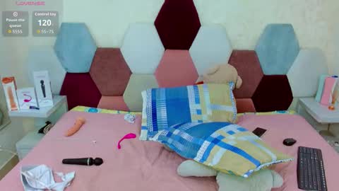 sabriana_smith1 online show from April 2026 04:01:01 PM