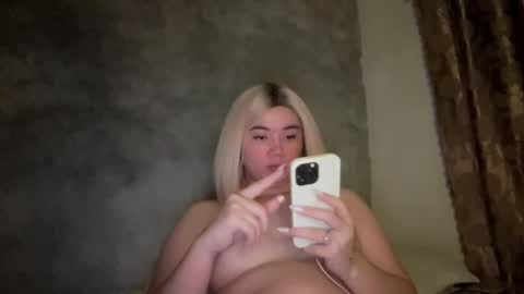 Snapshot of sabrina_miller4 chatting on December 2024 01:36:02 AM Sabrina Miller not into cheap online show from December 2024 01:36:02 AM
