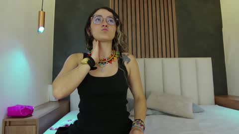 Snapshot of sabrinaa_fox_ chatting on December 2024 02:47:01 AM Sabrina online show from December 2024 02:47:01 AM