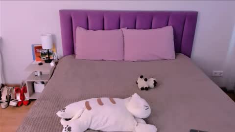 Sabrina MacMarren online show from November 2025 09:44:02 AM