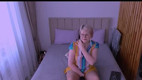 Sabrina MacMarren online show from March 2026 02:51:01 PM