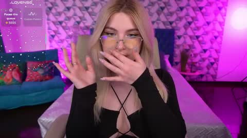 Sabrina online show from May 2026 07:26:02 AM