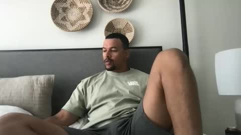 Beezy online show from May 2026 02:33:02 PM