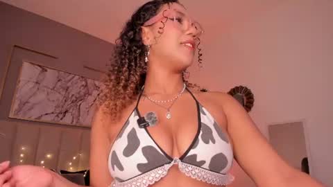 Snapshot of sade_jackson1 chatting on June 2026 06:18:01 AM Sophie online show from June 2026 06:18:01 AM
