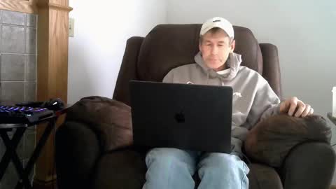 Snapshot of sae1900 chatting on December 2025 06:35:02 PM sae1900 online show from December 2025 06:35:02 PM