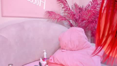 Snapshot of saekohofman chatting on December 2024 07:40:01 AM Mara online show from December 2024 07:40:01 AM