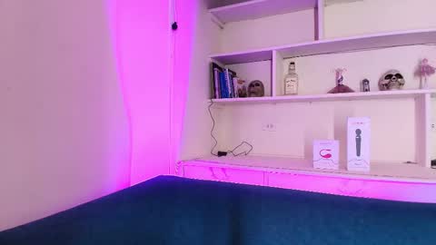 Cami online show from November 2025 07:49:02 PM