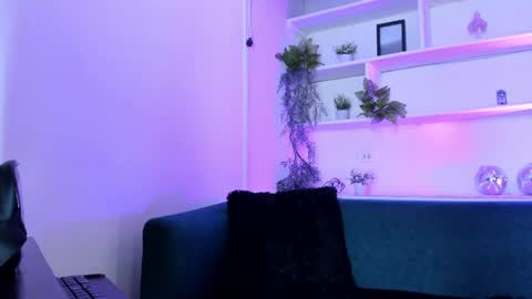 Snapshot of saelivrae chatting on May 2026 07:19:02 PM Cami online show from May 2026 07:19:02 PM