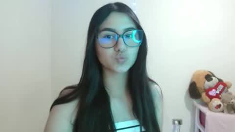 Sahaliefox  online show from September 2025 10:58:02 PM