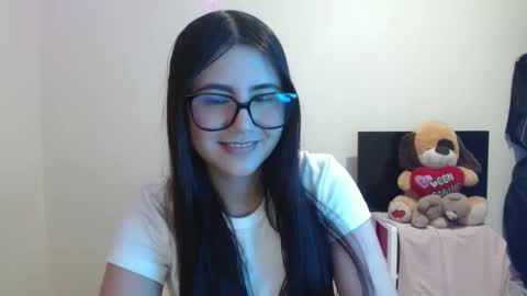 Sahaliefox  online show from October 2025 11:02:01 PM