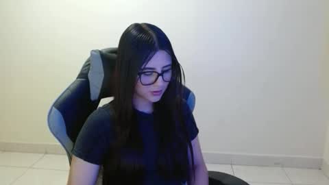 Sahaliefox  online show from October 2025 09:13:01 PM