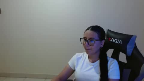 Snapshot of sahaliefox_ chatting on February 2026 08:06:01 PM Sahaliefox online show from February 2026 08:06:01 PM