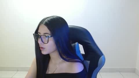 Snapshot of sahaliefox_ chatting on April 2026 10:24:02 PM Sahaliefox online show from April 2026 10:24:02 PM