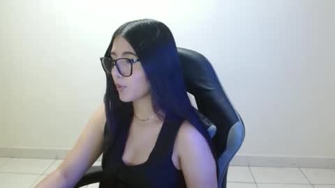 Snapshot of sahaliefox_ chatting on April 2026 05:05:02 PM Sahaliefox online show from April 2026 05:05:02 PM