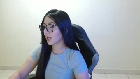 Snapshot of sahaliefox_ chatting on April 2026 06:10:02 PM Sahaliefox online show from April 2026 06:10:02 PM