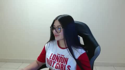 Snapshot of sahaliefox_ chatting on April 2026 10:05:01 PM Sahaliefox online show from April 2026 10:05:01 PM