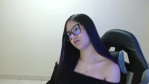 Snapshot of sahaliefox_ chatting on May 2026 09:20:02 PM Sahaliefox online show from May 2026 09:20:02 PM