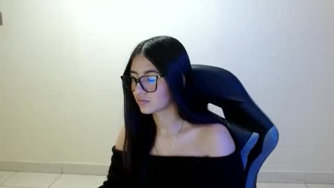 Snapshot of sahaliefox_ chatting on May 2026 05:51:01 PM Sahaliefox online show from May 2026 05:51:01 PM