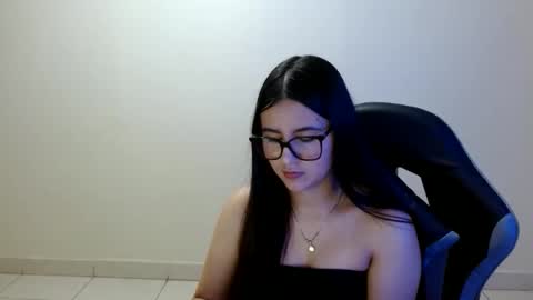 Snapshot of sahaliefox_ chatting on May 2026 03:27:01 PM Sahaliefox online show from May 2026 03:27:01 PM