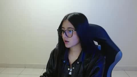 Snapshot of sahaliefox_ chatting on June 2026 09:05:02 PM Sahaliefox online show from June 2026 09:05:02 PM