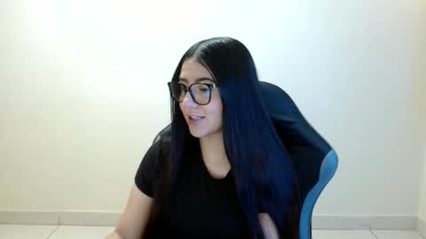Snapshot of sahaliefox_ chatting on June 2026 01:00:02 PM Sahaliefox online show from June 2026 01:00:02 PM